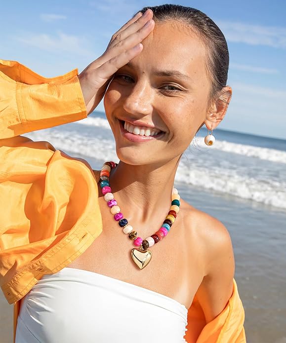WOWORAMA Chunky Heart Necklaces for Women Colorful Resin Beaded Choker Necklace Gold Puffy Heart Statement Necklace Trendy Acrylic Choker Jewelry