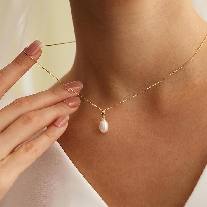 Pearl Necklaces for Women-14k Gold Plated Layered-Single Pearl Necklace Simple Pearl Choker Necklaces for Women Trendy Cute Gold Necklace Jewelry for Women Gifts