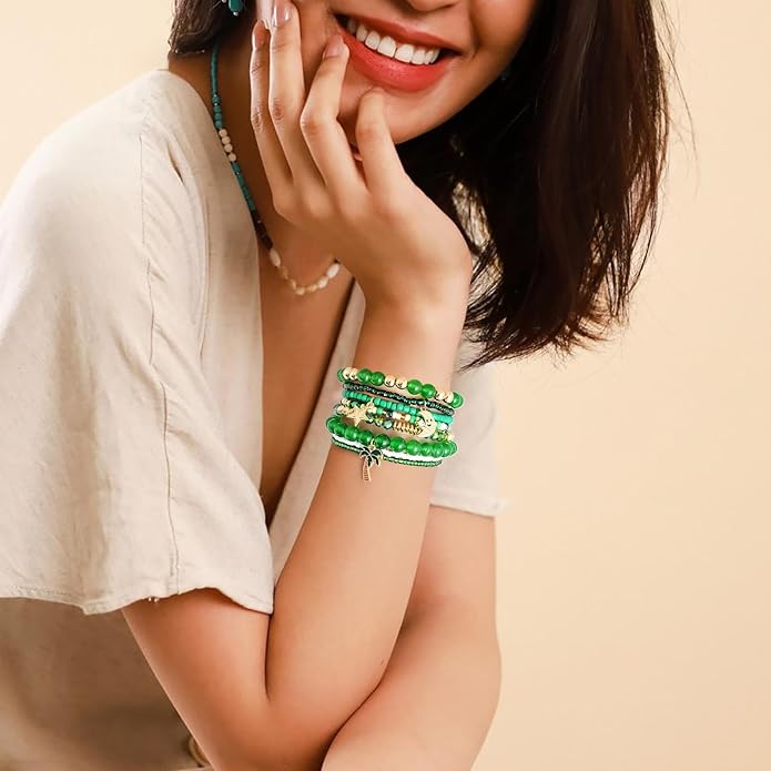 Shell Bracelet Seashell Boho Beaded Stretch Bracelets for Women Summer Beach Bracelets Starfish Charm Bracelet Stackable Gold Plated Bracelets Set for Women