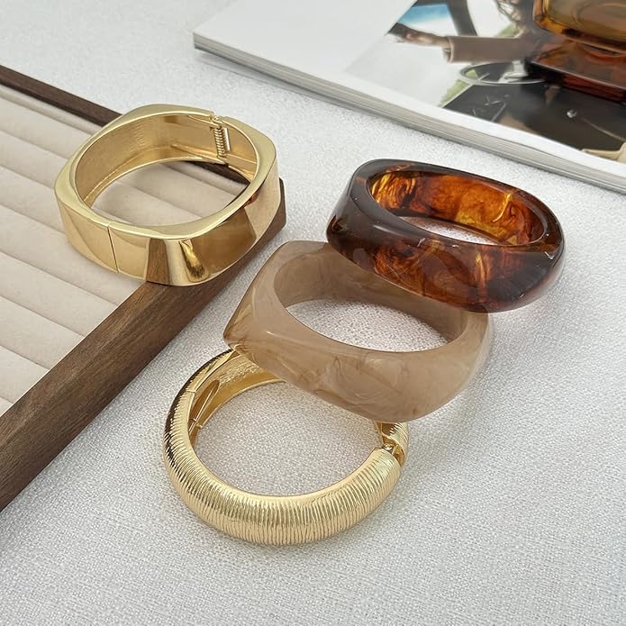 ALEXTINA Vintage Resin Bangle Set for Women – 4PCS Chunky Gold Acrylic Cuff Stack, Red Black Caramel Mix, Bold Summer Statement Bracelets Gift