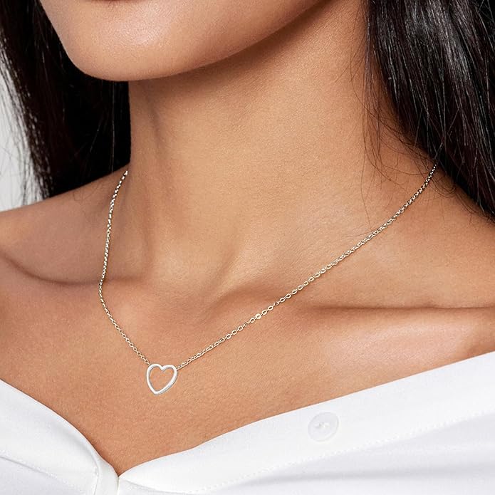 Zeffy Cute Heart Necklace 18k Gold/Silver Plated Tiny Heart Pendant Choker Necklaces Gold Love Heart Chain Necklace for Women Dainty Gold Jewelry Valentines Day Gifts for Women Girls Teen Girls