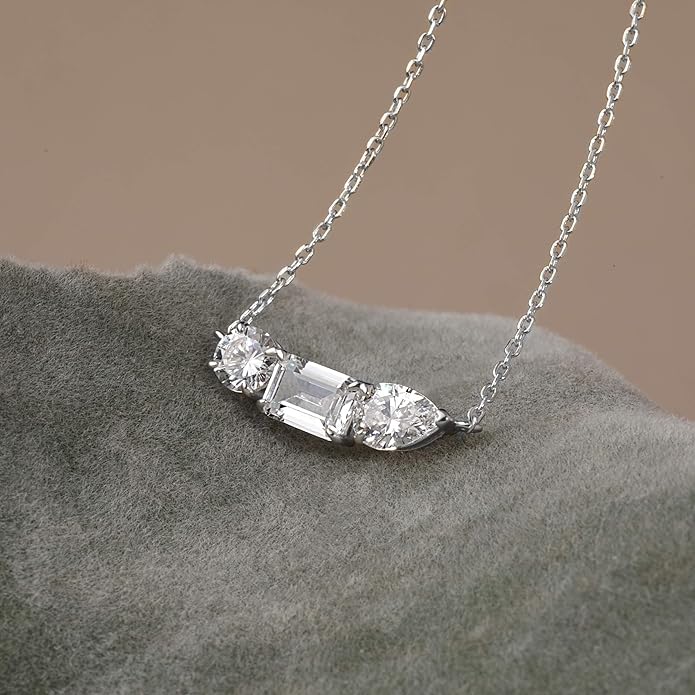 S.Leaf Cluster Diamond Necklace for Women 925 Sterling Silver Cubic Zirconia Emerald Drop Round-cut Pendant Choker Necklaces for Women Birthday Gifts