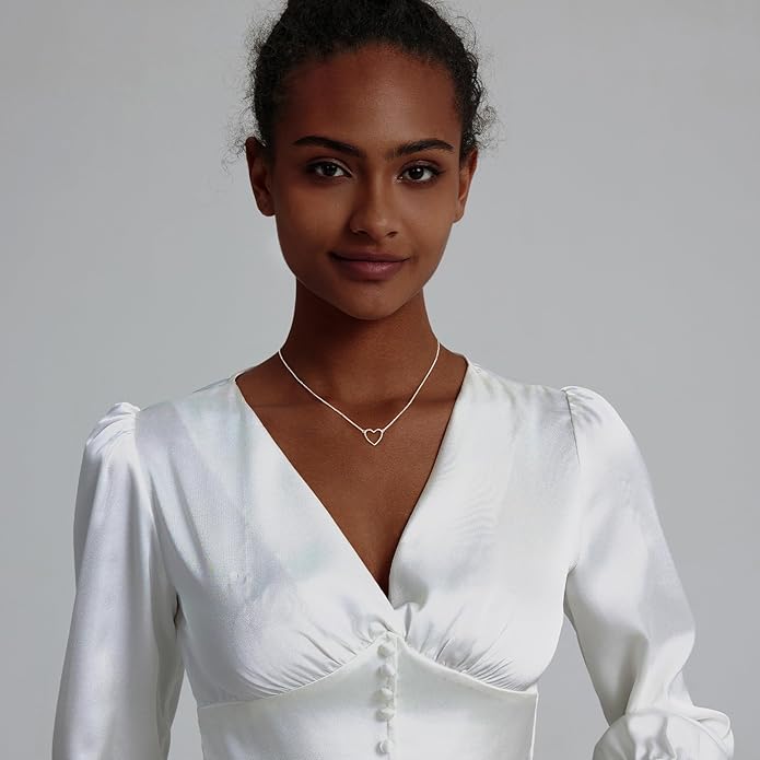 Cute Heart Necklace for Women Gold/Silver Plated Heart Pendant Choker Necklaces Tendy Love Heart Chain Necklace Dainty Gold/Silver Necklace Jewelry Gifts for Women