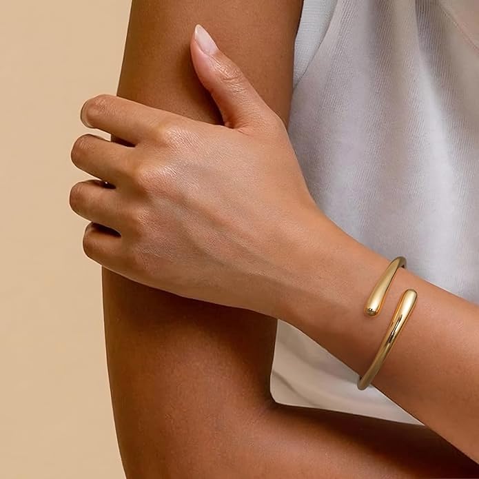 MUYAN Polished Chunky Hinged Bangle Bracelet for Women Trendy Twisted Statement Cuff Bracelet Fashion Jewelry