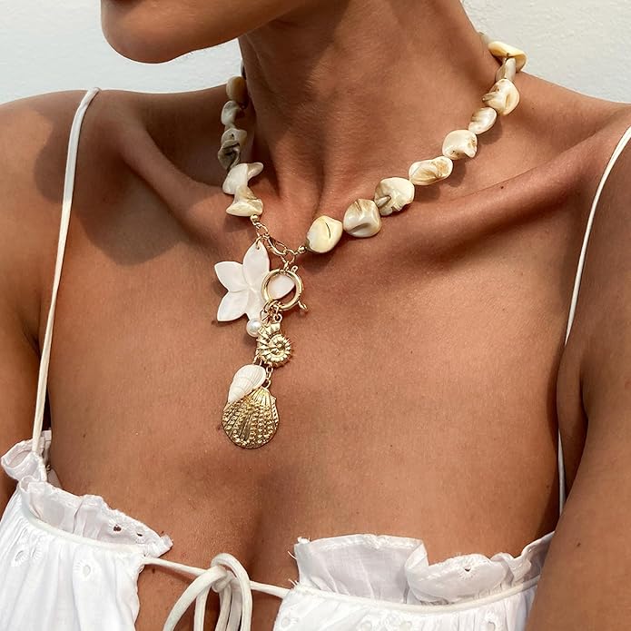 Gold Sea Shell Necklace Layered Charm Necklace for Women Boho Summer Seashell Beach Starfish Necklaces 14k Pearl Chain Surfer Jewelry Beach Vacation Essentials