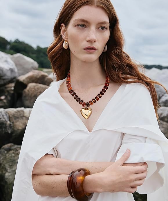 WOWORAMA Chunky Heart Necklaces for Women Colorful Resin Beaded Choker Necklace Gold Puffy Heart Statement Necklace Trendy Acrylic Choker Jewelry