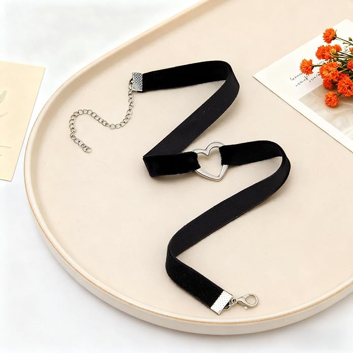 Choker Necklace for Women, Adjustable Goth Punk Black Choker Necklace, Highlights Your Collarbone Area