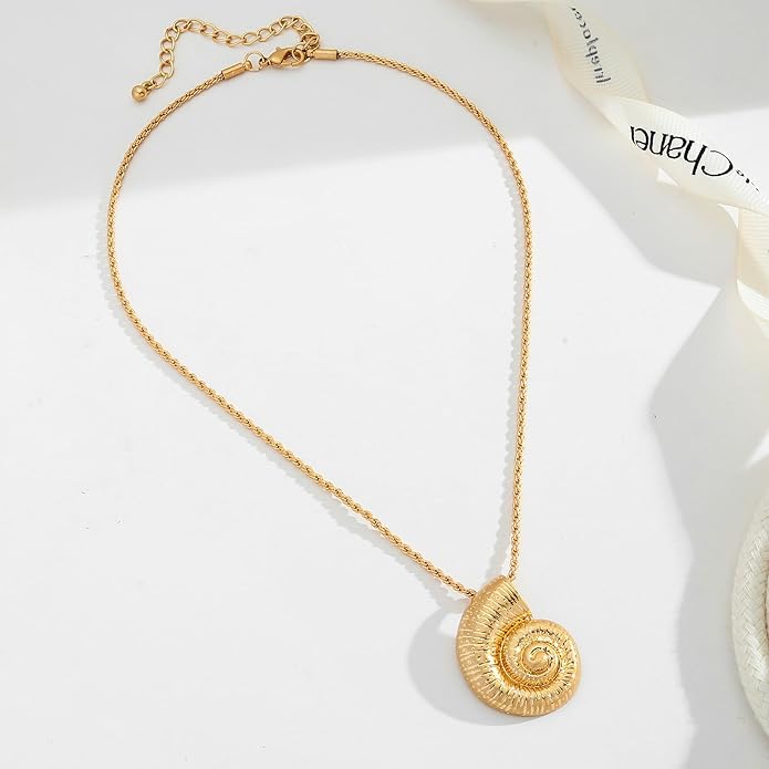 WOWORAMA Gold Necklace for Women Boho Spiral Conch Shell Necklace Starfish Necklace Vintage Ocean Sea Shell Choker Pendant Necklace Adjustable Summer Beach Jewelry