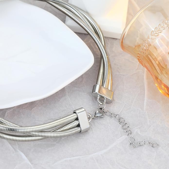 Chunky Gold Necklace for Women, Bold Big Wrap Choker Necklace for Women Gold Statement Necklace Lightweight Alloy Non-Tarnish Silver/Gold Collar Necklace Gold Choker Necklace Valentines Day Gifts for Her