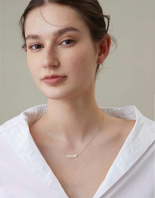 S.Leaf Cluster Diamond Necklace for Women 925 Sterling Silver Cubic Zirconia Emerald Drop Round-cut Pendant Choker Necklaces for Women Birthday Gifts