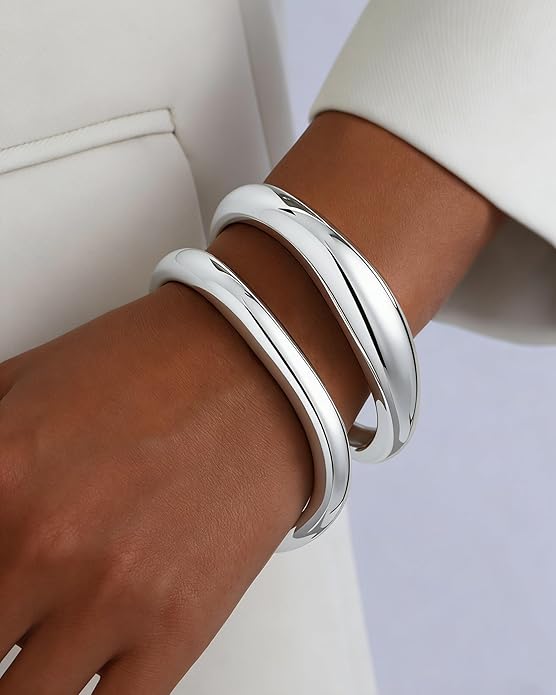 2pcs Gold Bangle Bracelets for Women, Trendy Hinged Cuff Open Wide Chunky Gold Bracelet Stack Arm Cuff Jewelry for Women