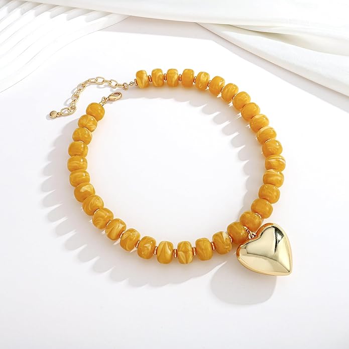 Gold Heart Pendant Necklaces for Women Colorful Acrylic Resin Beaded Choker Necklace Fashion Chunky Statement Beaded Heart Necklace