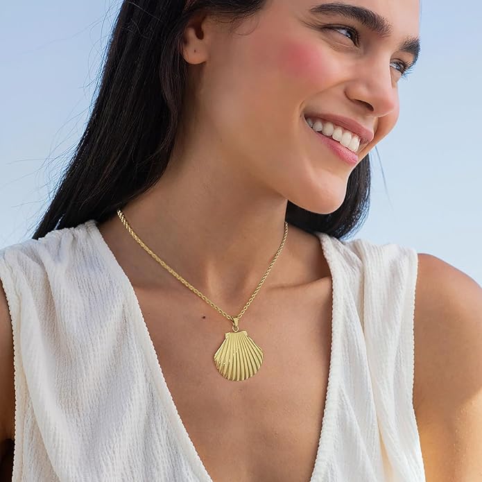 WOWORAMA Gold Necklace for Women Boho Spiral Conch Shell Necklace Starfish Necklace Vintage Ocean Sea Shell Choker Pendant Necklace Adjustable Summer Beach Jewelry