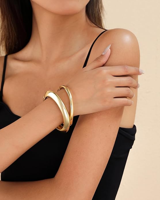 2pcs Gold Bangle Bracelets for Women, Trendy Hinged Cuff Open Wide Chunky Gold Bracelet Stack Arm Cuff Jewelry for Women