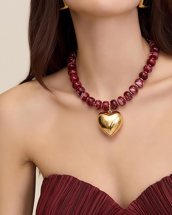 Gold Heart Pendant Necklaces for Women Colorful Acrylic Resin Beaded Choker Necklace Fashion Chunky Statement Beaded Heart Necklace