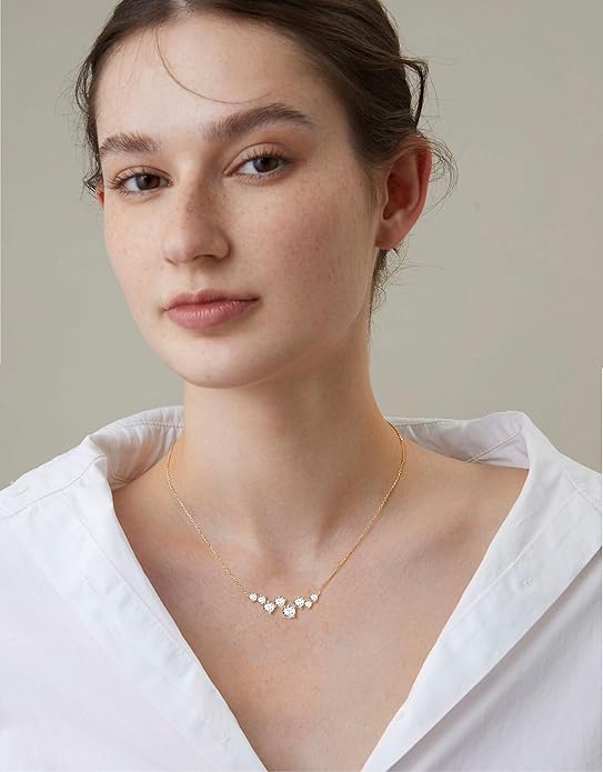 S.Leaf Cluster Diamond Necklace for Women 925 Sterling Silver Cubic Zirconia Emerald Drop Round-cut Pendant Choker Necklaces for Women Birthday Gifts