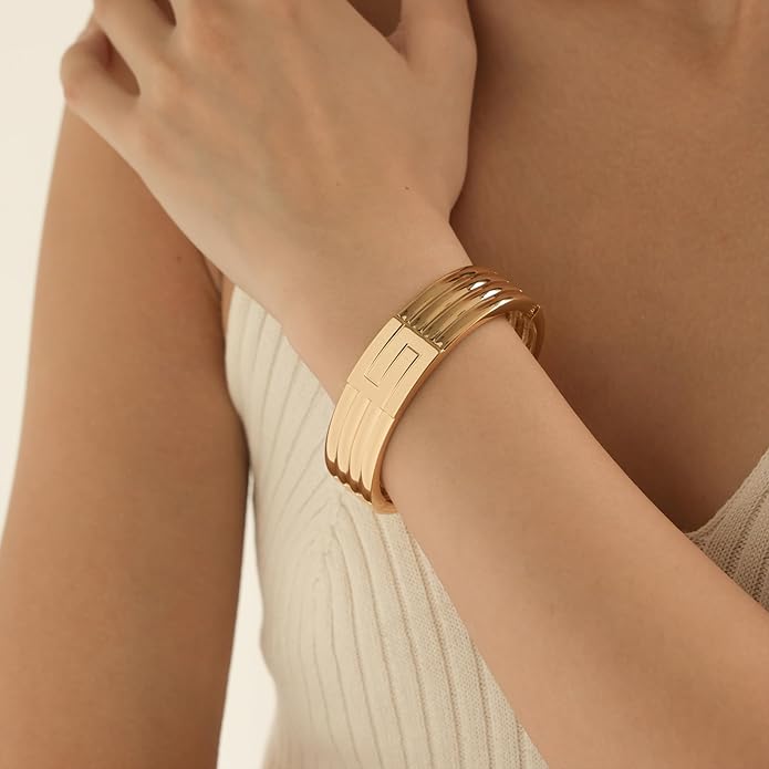 Chunky Gold Bangles Bracelet for Women Trendy Statement Bracelet Dainty Charm Gold Valentine's Day Gift Jewelry for Her
