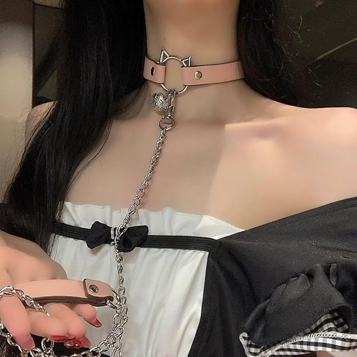 Gothic Heart Pendant Choker Necklace with Chain, Black Leather Collar, Silver Metal Hardware
