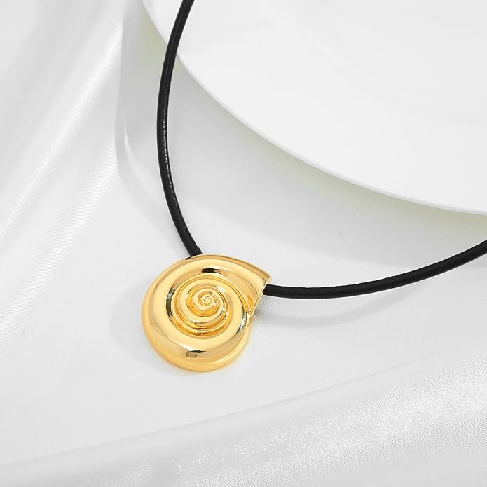 WOWORAMA Gold Necklace for Women Boho Spiral Conch Shell Necklace Starfish Necklace Vintage Ocean Sea Shell Choker Pendant Necklace Adjustable Summer Beach Jewelry