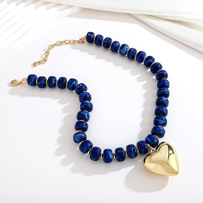 Gold Heart Pendant Necklaces for Women Colorful Acrylic Resin Beaded Choker Necklace Fashion Chunky Statement Beaded Heart Necklace