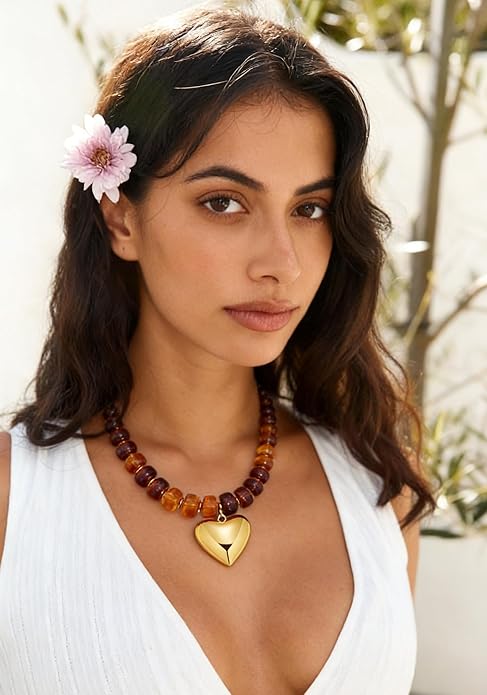Gold Heart Pendant Necklaces for Women Colorful Acrylic Resin Beaded Choker Necklace Fashion Chunky Statement Beaded Heart Necklace