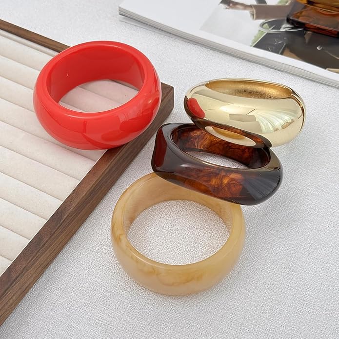ALEXTINA Vintage Resin Bangle Set for Women – 4PCS Chunky Gold Acrylic Cuff Stack, Red Black Caramel Mix, Bold Summer Statement Bracelets Gift