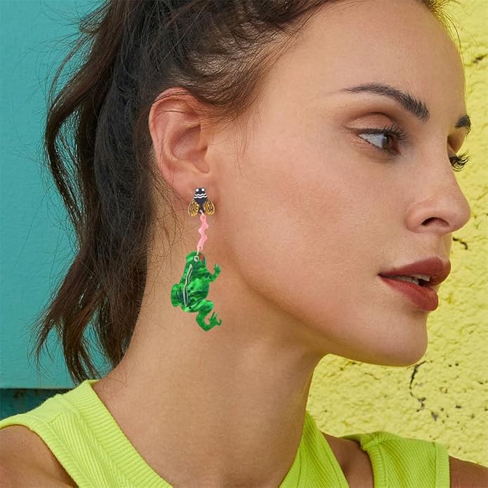 Creative Acrylic Frog Dangle Earrings for Women Lightweight Cute Summer Green Animal Eatting Insect Statement Drop Dangling Earrings Exaggerated Fun Halloween Theme Party Jewelry (Moth)