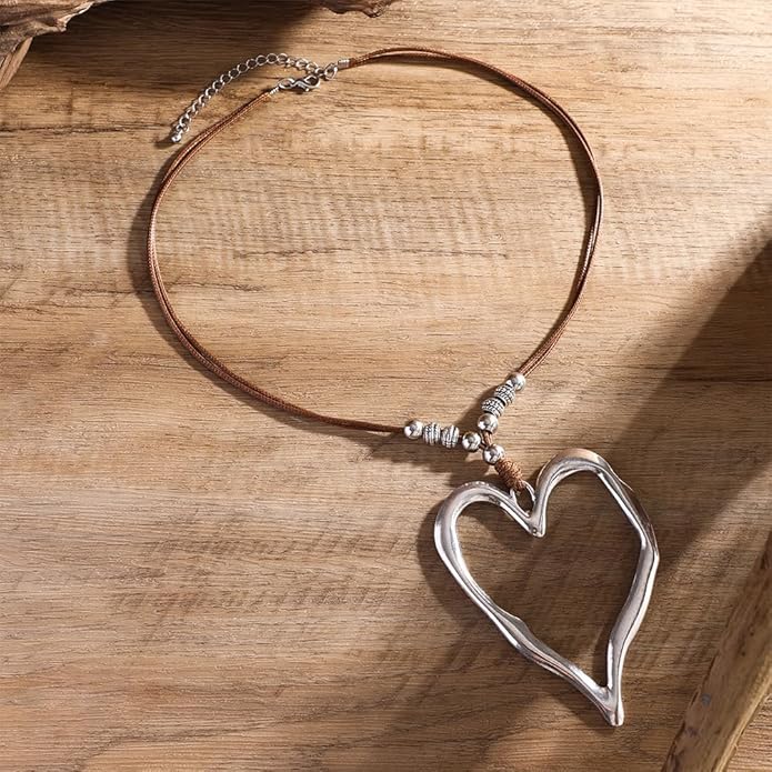 Unique Big Chunky Gold Heart Beads Necklace for Women, Charm Large Thick Hollow Love Heart Pendant Beaded Chain Choker Necklaces Party Y2K Jewelry Gift