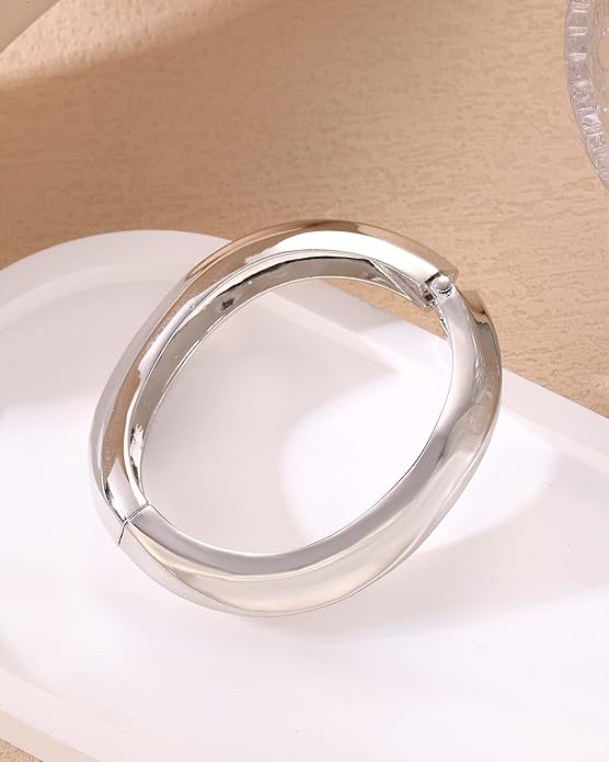 2pcs Gold Bangle Bracelets for Women, Trendy Hinged Cuff Open Wide Chunky Gold Bracelet Stack Arm Cuff Jewelry for Women