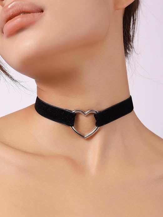 Sacina Black Velvet Heart Choker Necklace, Black Choker, Gothic Goth Vintage Necklace, Valentine Gift, Christmas Jewelry Gift For Women