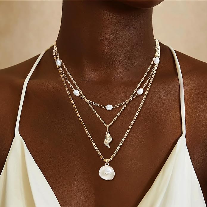 Gold Sea Shell Necklace Layered Charm Necklace for Women Boho Summer Seashell Beach Starfish Necklaces 14k Pearl Chain Surfer Jewelry Beach Vacation Essentials