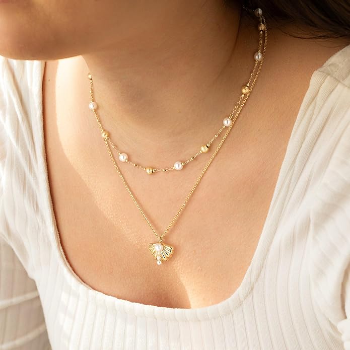 MEVECCO Dainty Gold Pendent Necklace for Women 18K Gold Plated Pearl CZ Starfish Seashell Conch Star Crab Boho Handmade Ocean Chain Necklace Summer Beach Jewelry Gift