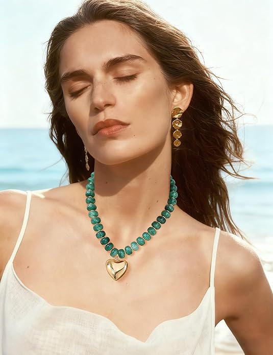 WOWORAMA Chunky Heart Necklaces for Women Colorful Resin Beaded Choker Necklace Gold Puffy Heart Statement Necklace Trendy Acrylic Choker Jewelry