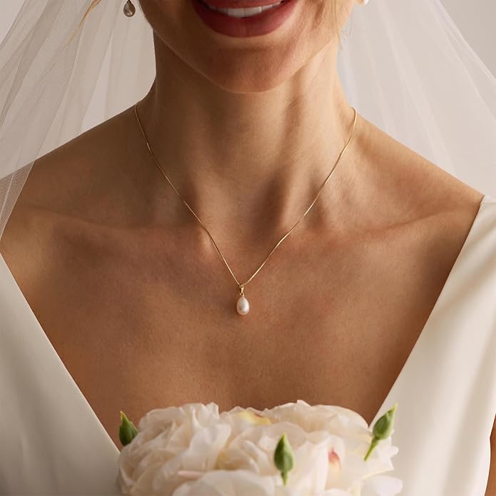 Pearl Necklaces for Women-14k Gold Plated Layered-Single Pearl Necklace Simple Pearl Choker Necklaces for Women Trendy Cute Gold Necklace Jewelry for Women Gifts