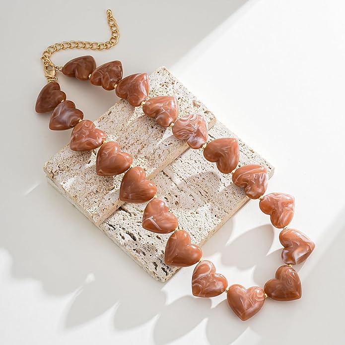 YUJIE Amber Acrylic Heart Choker Necklace for Women Vintage Punk Chunky Necklace Trendy Fashion Accessory
