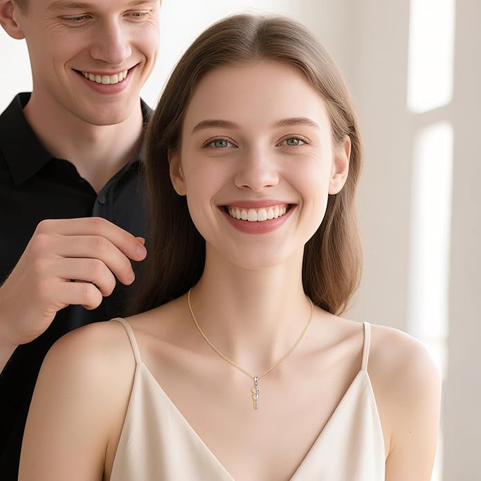 GEHN 18K Solid Gold Hug Couple Necklace 18K Yellow Gold Hugging Couple Pendant Anniversary Jewelry for Women Wife Lover Him and Her