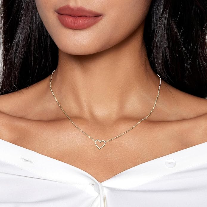 Zeffy Cute Heart Necklace 18k Gold/Silver Plated Tiny Heart Pendant Choker Necklaces Gold Love Heart Chain Necklace for Women Dainty Gold Jewelry Valentines Day Gifts for Women Girls Teen Girls