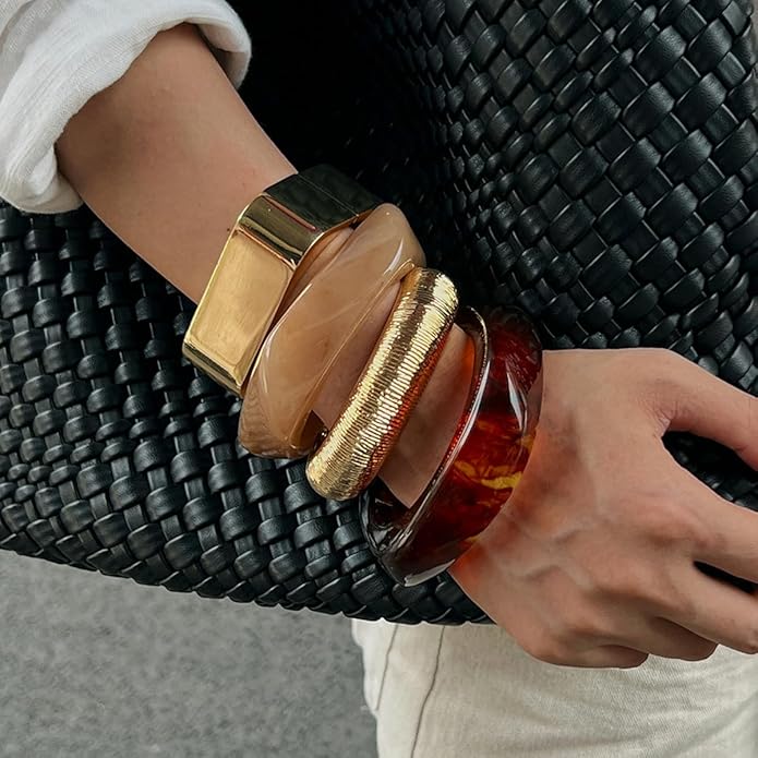 ALEXTINA Vintage Resin Bangle Set for Women – 4PCS Chunky Gold Acrylic Cuff Stack, Red Black Caramel Mix, Bold Summer Statement Bracelets Gift