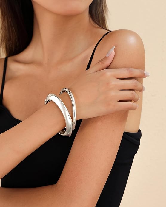 2pcs Gold Bangle Bracelets for Women, Trendy Hinged Cuff Open Wide Chunky Gold Bracelet Stack Arm Cuff Jewelry for Women