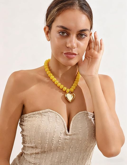 WOWORAMA Chunky Heart Necklaces for Women Colorful Resin Beaded Choker Necklace Gold Puffy Heart Statement Necklace Trendy Acrylic Choker Jewelry