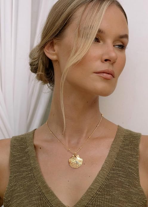 WOWORAMA Gold Necklace for Women Boho Spiral Conch Shell Necklace Starfish Necklace Vintage Ocean Sea Shell Choker Pendant Necklace Adjustable Summer Beach Jewelry