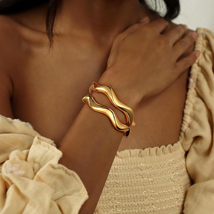 2Pcs Bangle Bracelets for Women Gold Arm Cuff 14k Gold Plated Chunky Gold Bangle Set Hinged Cuff Bracelets Trendy Arm Cuff Jewelry for Women