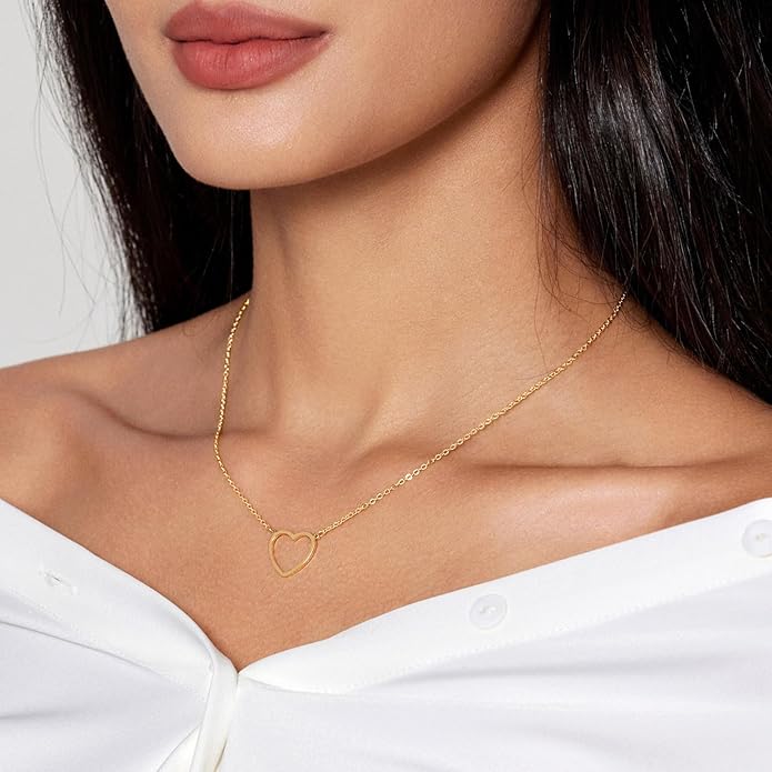 Cute Heart Necklace for Women Gold/Silver Plated Heart Pendant Choker Necklaces Tendy Love Heart Chain Necklace Dainty Gold/Silver Necklace Jewelry Gifts for Women