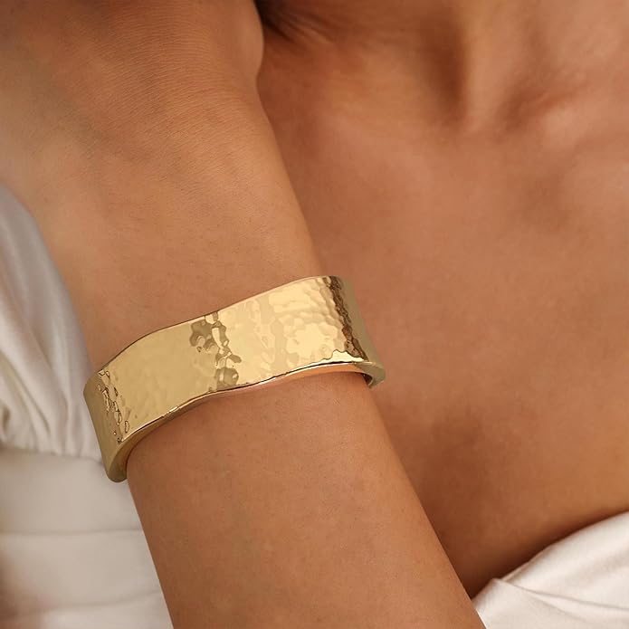Chunky Gold Bangles Bracelet for Women Trendy Statement Bracelet Dainty Charm Gold Valentine's Day Gift Jewelry for Her