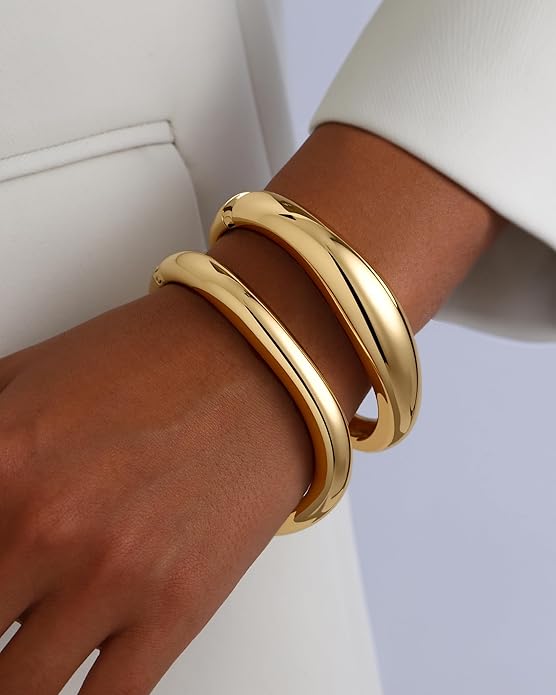 2pcs Gold Bangle Bracelets for Women, Trendy Hinged Cuff Open Wide Chunky Gold Bracelet Stack Arm Cuff Jewelry for Women