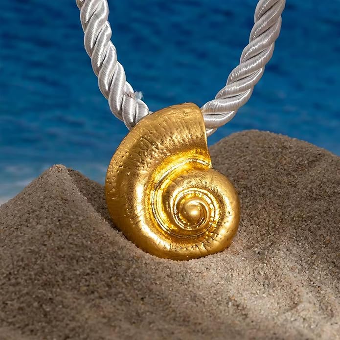 Gold Sea Shell Necklace Layered Charm Necklace for Women Boho Summer Seashell Beach Starfish Necklaces 14k Pearl Chain Surfer Jewelry Beach Vacation Essentials
