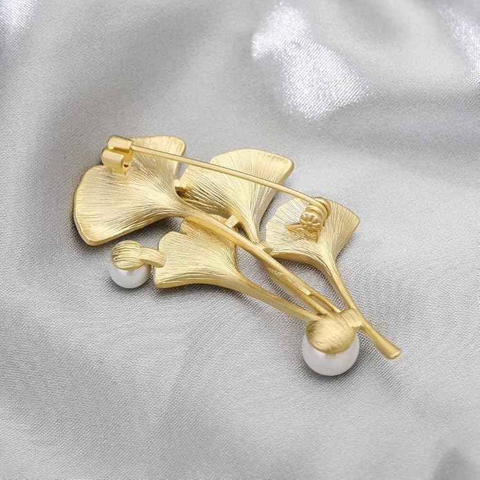 Autumn Leaf Pin - Gold-plated Rhinestone Leaf Brooch for Women - Fall Lapel Pin Jewelry Gift for Wife Mom