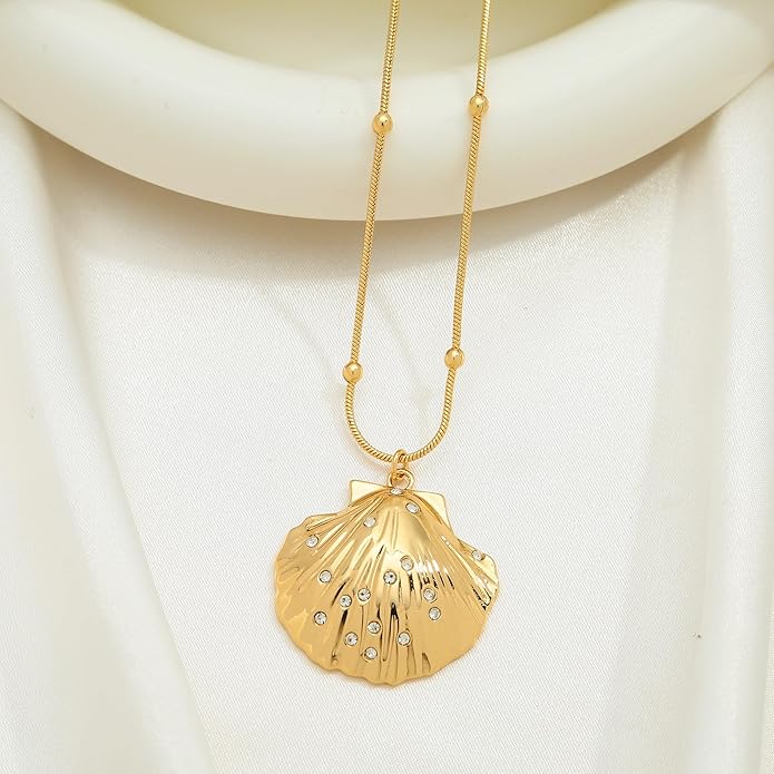 WOWORAMA Gold Necklace for Women Boho Spiral Conch Shell Necklace Starfish Necklace Vintage Ocean Sea Shell Choker Pendant Necklace Adjustable Summer Beach Jewelry