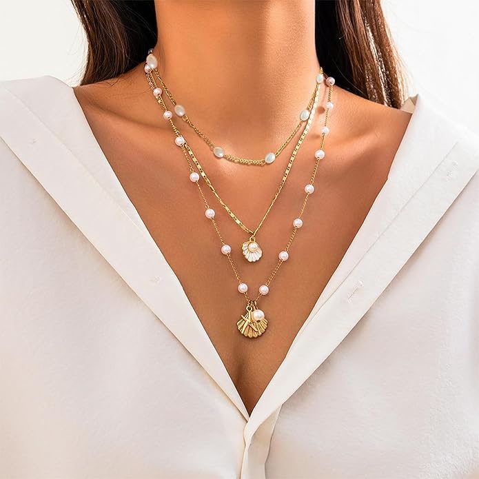 Gold Sea Shell Necklace Layered Charm Necklace for Women Boho Summer Seashell Beach Starfish Necklaces 14k Pearl Chain Surfer Jewelry Beach Vacation Essentials