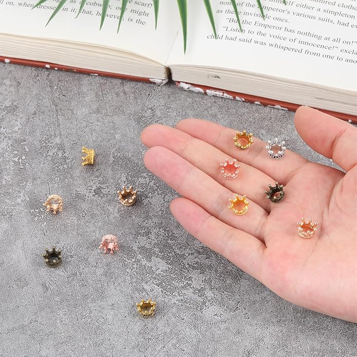 30 PCS Mini Crowns for Crafts, Mixed Color Vintage Crown Charms 3D Alloy King Crown‘s Beads Large Hole Spacer Beads for DIY Crafts Jewelry Necklace Making Supplies